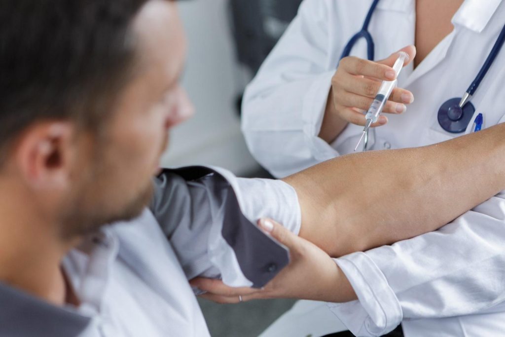 who should get vaccinated against typhoid.